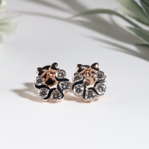 Pendientes con Cristales Redondos Brillantes Entrelazados, Motivo de Lazo Brillante en Oro Rosa, Joyería Clásica con Corona de Flores de Cristal - Product Image 1