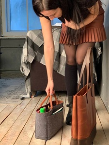 Premium Genuine Leather Fringe Handbag for Women – Vintage Boho Style Shoulder <b>Bag</b> with Tassels & <b>Studded</b> Detail - Product Image 2