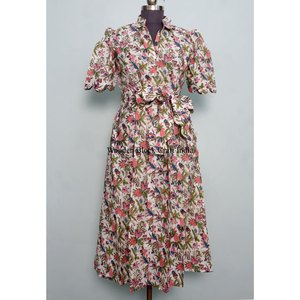 Robe midi à imprimé floral multicolore, robe d'été à manches courtes, robe en coton, robe de soirée élégante, robe occidentale, robe une pièce pour femmes - Product Image 1