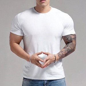 Camiseta de manga corta negra ajustada para hombre, cuello redondo, informal, básica, lisa - Product Image 2