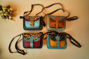 ใหม่รีไซเคิลหนังCrossbodyกระเป๋าHandcraftedผู้หญิงพิมพ์สัตว์ขนสัตว์Stubbyสีกระเป๋าหนังรีไซเคิลไหล่กระเป๋า - Product Image 5