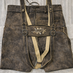 Lederhosen traditionnels bavarois pour hommes, faits à la main, de haute qualité, en cuir de chèvre durable, avec logo et broderie personnalisés - Product Image 2