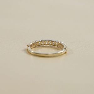 Anillo de Compromiso Minimalista ROYAL SAGA de Plata 925 Chapado en Oro con Diamantes CZ de Media Eternidad, Corte Ovalado, Joyería Fina para Mujer - Product Image 5