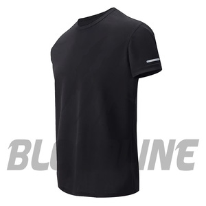 Camiseta Deportiva de Manga Corta para Hombre, Paquete de 2, Negra y Blanca, de Secado Rápido, Tejido de Poliéster, Color Sólido, Corte Regular - Product Image 1