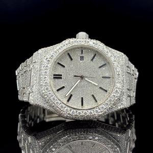 Montre de luxe unisexe avec cadran rond, bracelet argenté, lunette en cristal, index élégants, entièrement sertie de diamants, montre-bracelet de mode élégante - Product Image 1