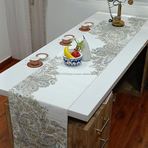 Camino de Mesa Lavable Hecho a Mano con Diseño Paisley Digital en Color Personalizado, 100% Algodón, de Alta Calidad, 16'' X 72'', Superventas - Product Image 1