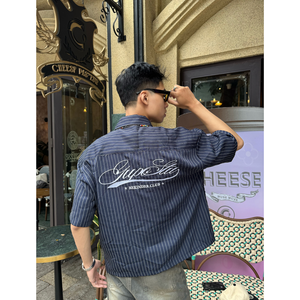 เสื้อเชิ้ตพิมพ์ลายบาติกโพลีเอสเตอร์/คอตตอนทรงสี่เหลี่ยม แห้งเร็ว สำหรับวันหยุดพักผ่อน แขนสั้น สำหรับผู้ชาย ผู้หญิง วัยรุ่น ผลิตในเวียดนาม (OEM/ODM) - Product Image 1