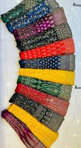 ชุดเลเฮนกา Zarna 16 Kali Net ประดับด้วยกระจกหิน Jarkan เต็มตัว พร้อมกลิตเตอร์หนักและกระโปรงบาน Can Can เหมาะสำหรับชุดเจ้าสาว - Product Image 4