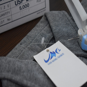 Épingle d'étiquette standard USP 35mm en PP accessoire de vêtements suspendus à prix compétitif pour vêtements - Product Image 3