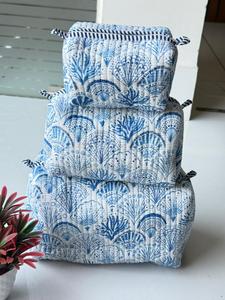 Bolsas de Aseo Bohemias Acolchadas de Algodón, Juego de Bolsas Organizadoras de Cosméticos, Diseño de Conchas Azules y Blancas, Tamaño Mediano, Multifunción, con Cierre - Product Image 1