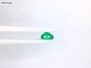 Esmeralda 100% natural de origen zambiano, corte cojín facetado, verde intenso, 2.92 ct, gema suelta de alta calidad para joyería personalizada. - Product Image 5