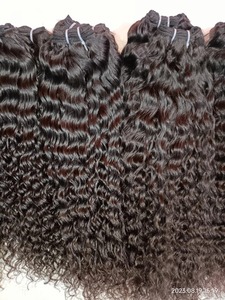 Lots de Cheveux Humains Bruts Bouclés Profonds de Qualité Export, Cheveux Vierges Noirs Naturels Doux pour Perruques et Tissages, Disponibles à la Vente - Product Image 3