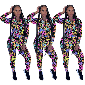 Mono de manga larga con estampado floral de leopardo para mujer, cintura alta, ajuste ceñido, cuello redondo, largo completo, elástico, estilo urbano - Product Image 4