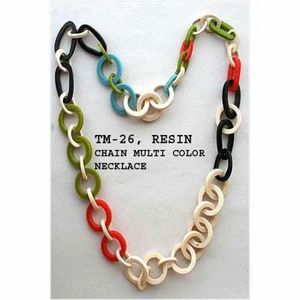 Collier artisanal en résine perlée avec effet marbre - Nouveauté, article le plus vendu, artisanat en résine - Product Image 2