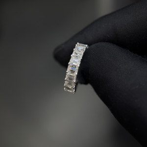 Anillo de Eternidad de Oro Sólido de 14K con Diamantes de Corte Esmeralda Cultivados en Laboratorio de 2.60 CTW para Mujer, Joyería Fina de Lujo para Aniversario de Bodas - Product Image 1