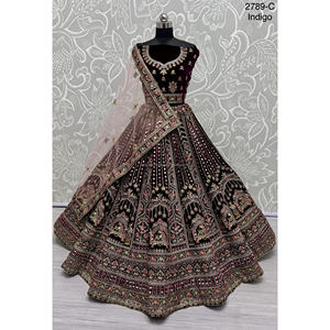 Collections de velours de vêtements de mariée indiens pour la mariée avec le travail de Zarkhan par Fabzone - Product Image 5