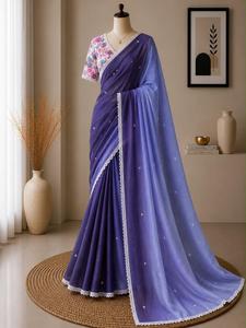 Sari en tissu de lin à rembourrage doux avec travail de miroir sur le corps et bordure brodée blanche, et magnifique chemisier imprimé assorti. - Product Image 2