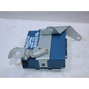 IS utilise des ECU et des modules informatiques 8996053040 - Product Image 4