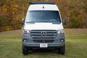 Mercedes-Benz Sprinter <span class=keywords><strong>2500</strong></span> Storyteller Overland Mode <span class=keywords><strong>4x4</strong></span> d'occasion haut de gamme 2023 ~7 700 milles - Product Image 4
