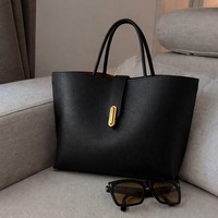 Sac à main en cuir pour femme, best-seller, à porter à l'épaule ou en bandoulière, idéal pour les dîners romantiques, sac élégant pour femme disponible à un prix avantageux