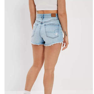 Shorts de Mezclilla Ajustados de Cintura Media para Mujer, Casuales de Verano, con Cierre de Botones, Lavado Claro, 100% Algodón, 400g, Bordados - Product Image 2