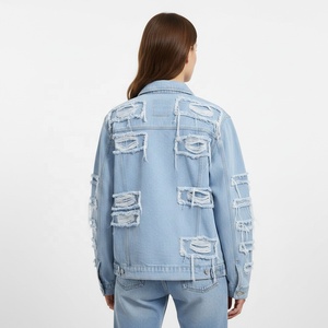 Chaqueta Vaquera para Mujer con Botones y Logotipo Personalizado, Estilo Vintage, Desgastada, Rota, Deshilachada, Transpirable y Ecológica, para Otoño - Product Image 4