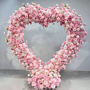 Fondo de Lujo para Propuesta de Matrimonio |   Arco de rosas en forma de corazón con letrero 'Cásate Conmigo' - Product Image 4