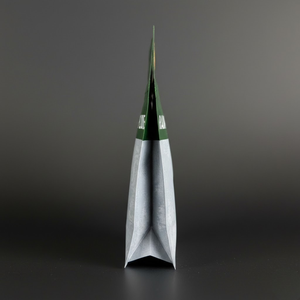 Sacs en film laminé conçus avec une structure multicouche offrant une protection contre l'humidité et une fermeture solide - Product Image 3