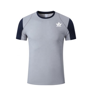 เสื้อยืดแขนสั้นคอกลมสีเทากรมท่าสำหรับผู้ชาย SPARKWELL ผ้าเจอร์ซีย์ ระบายเหงื่อได้ดี ผลิตจากโพลีเอสเตอร์ ทรงสปอร์ต - Product Image 1