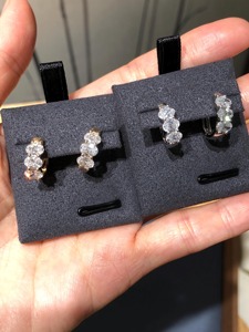 ต่างหูเพชรทรงกลมแบบห่วง 14K ทองคำขาว ดีไซน์เรียบหรูสำหรับผู้หญิง เหมาะสำหรับใส่ทุกวัน เป็นของขวัญหรือใส่ไปงานปาร์ตี้ - Product Image 4