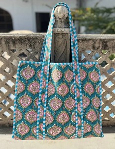 Sac à bandoulière matelassé en coton imprimé pour femme, sac à main tendance de créateur avec un look luxueux - Product Image 2