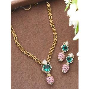 Elegante Juego de Collar y Aretes de Moissanita Chapados en Oro de Latón de Alta Calidad para Mujer - Regalo para Bodas y Fiestas - Product Image 1