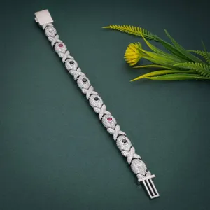 Bracelet classique en alliage plaqué rhodium avec incrustation de diamants et design d'yeux en pierres précieuses colorées, bijoux unisexes - Product Image 2
