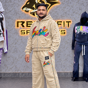 ชุดเซ็ตสตรีทแวร์ลำลองแบบยูนิเซ็กซ์ เสื้อฮู้ดซิปแต่งคริสตัลสไตล์วินเทจ และกางเกงขายาวทรงกระบอก พร้อมป้ายกำกับแบบกำหนดเอง - Product Image 2