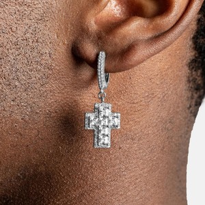 Pendientes Colgantes de Cruz Plateados de Lujo para Hombre y Mujer, con Moissanita Redonda Brillante, Chapados en Rodio, Joyería de Moda Hip Hop - Product Image 1