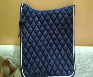 Tapis de selle matelassé violet tout usage avec sangle de harnais pour l'entraînement équestre, doublure polaire, rembourrage polyester, fabricant - Product Image 3