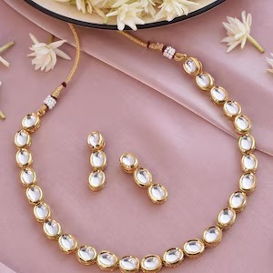 White Kundan Design Gold Plated Necklace Set with Matching Earrings Indian Bridal Wedding Fashion Jewelry - Product Image 2