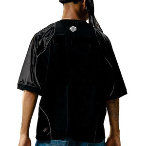 Camiseta de Fútbol Americano Estilo Y2K, Negra Mate, Malla, Corte Holgado, Personalizable con Número de Jugador, Fabricación en Masa para Equipos - Product Image 2