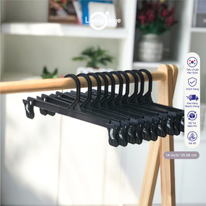 Lot de 10 cintres à vêtements en plastique de 14 pouces avec pinces et patins en caoutchouc antidérapants, OEM disponible - Product Image 5