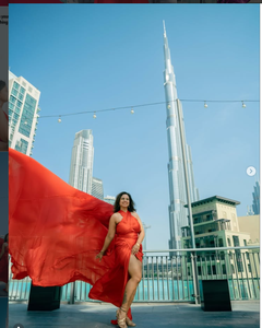 Impresionante Vestido Maxi Rojo Vibrante de Satén con Cuello Halter y Espalda Descubierta, Fluido y con Movimiento, para Mujer, Elegante Vestido de Noche sin Mangas - Product Image 2