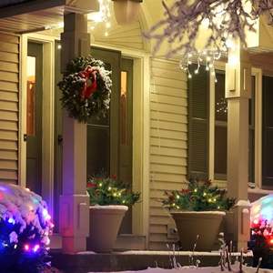 Juego de 2 Árboles de Navidad de 2 Pies con Luces LED Blancas Cálidas para Jardines Exteriores - Decoraciones Navideñas Duraderas y Atractivas - Product Image 2