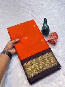 Sari de Seda Naranja con Borde de Zari Marrón, Prenda Tradicional India para Mujer, para Bodas y Ocasiones Especiales, para Todas las Temporadas - Product Image 1