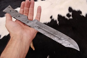 Cuchillo Tracker UMAR FAROOQ CKS-110 de 12 pulgadas y 3 mm con hoja en bruto de acero de Damasco hecha a mano con punta serrada y mango, OEM/ODM/OBM - Product Image 3