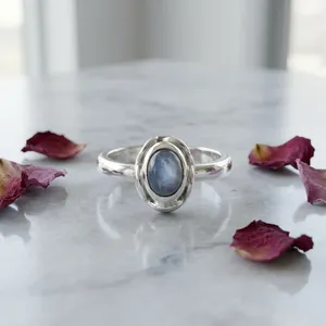 Anillo Tranquil Spirit de Plata de Ley 925 con Piedra Lunar Arcoíris, Joyería Hecha a Mano, Anillo Ovalado con Gema Natural, para Uso Diario - Product Image 4