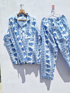 Conjunto de Pijama para Mujer 100% Algodón con Estampado de Leopardo, Cuello en V, Tejido de Punto, Manga Larga, Botones, Ecológico, Suave y Transpirable - Product Image 1