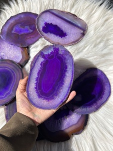 Venta al por mayor de RAIS AGATE, rodajas de ágata natural decorativa tallada con efecto de sombra, posavasos redondos morados para decoración del hogar - Product Image 4
