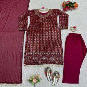 Ensemble Kurti VASTRA COTTAGE en Georgette avec travail de sequins et miroirs véritables, micro-pantalon assorti et dupatta, tenue de soirée entièrement cousue - Product Image 4