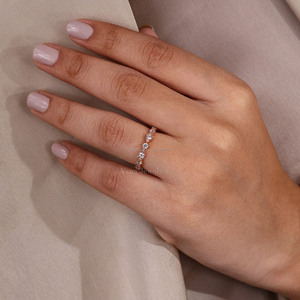 Anillo de boda vintage Milgrain de eternidad completa en oro amarillo macizo de 14k, anillo apilable delicado con diamante cultivado en laboratorio de corte excelente, moderno. - Product Image 2