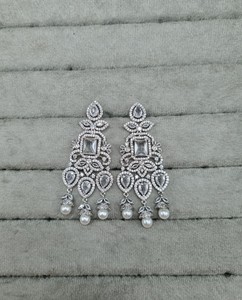 Lucentarts Elegantes Pendientes Largos Geométricos de Moda con Micro Pavé de Circonitas Rosas Infinito, Joyería de Fiesta al por Mayor para Mujer - Product Image 6