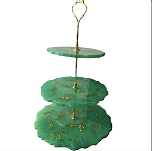 Support à gâteau en résine rose à 3 niveaux personnalisé pour les fêtes d'anniversaire, les mariages, les tables de desserts, les présentoirs de pâtisserie et les événements spéciaux - Product Image 2